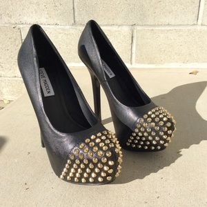 🖤NEW ARRIVAL🖤 Steve Madden Black Leather Gold Studded Platform High Heel Shoe
